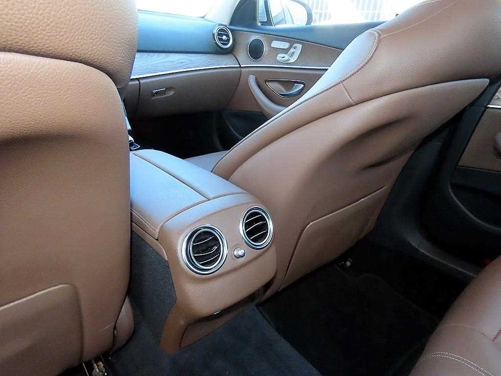 벤츠 E 클래스 E-클래스 W213 E300 4MATIC 익스클루시브 이미지 14