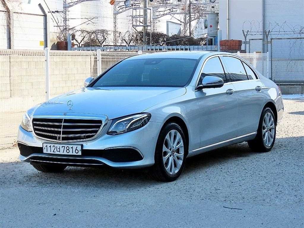 벤츠 E 클래스 E-클래스 W213 E300 4MATIC 익스클루시브 이미지 2