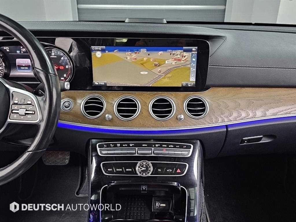 벤츠 E 클래스 E-클래스 W213 E220d 4MATIC 익스클루시브 이미지 14