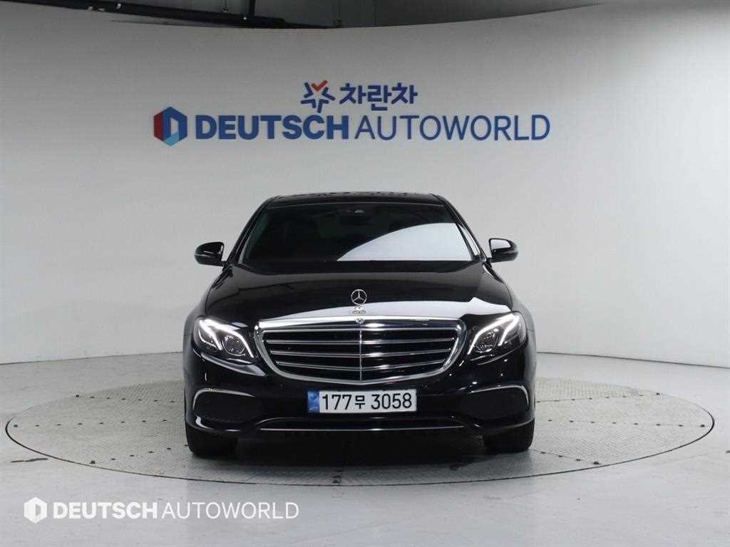 벤츠 E 클래스 E-클래스 W213 E220d 4MATIC 익스클루시브 이미지 3
