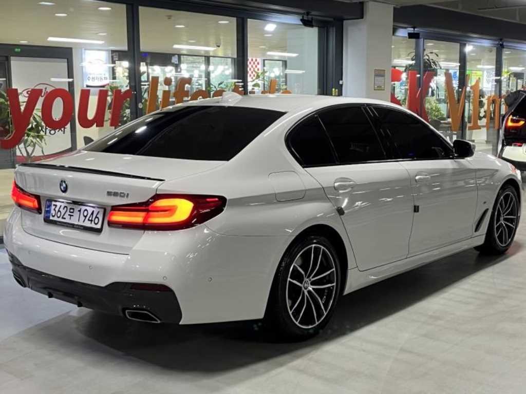 BMW 5시리즈 5시리즈 (G30) 520i M 스포츠 이미지 4