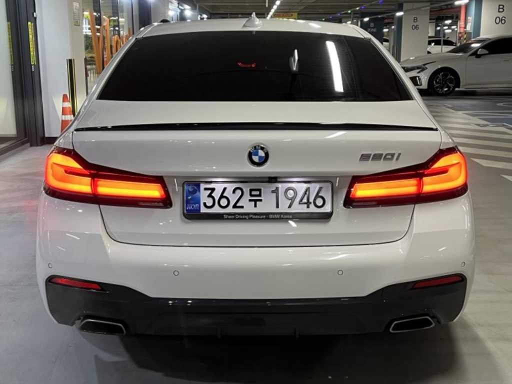 BMW 5시리즈 5시리즈 (G30) 520i M 스포츠 이미지 5