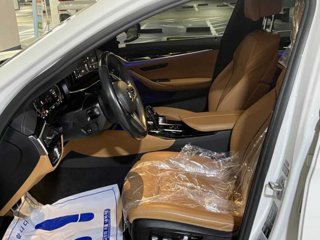 BMW 5시리즈 5시리즈 (G30) 520i M 스포츠 이미지 6