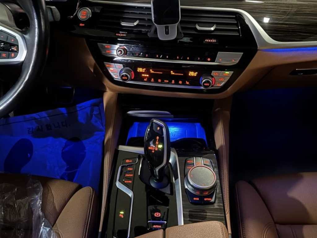 BMW 5시리즈 5시리즈 (G30) 520i M 스포츠 이미지 9