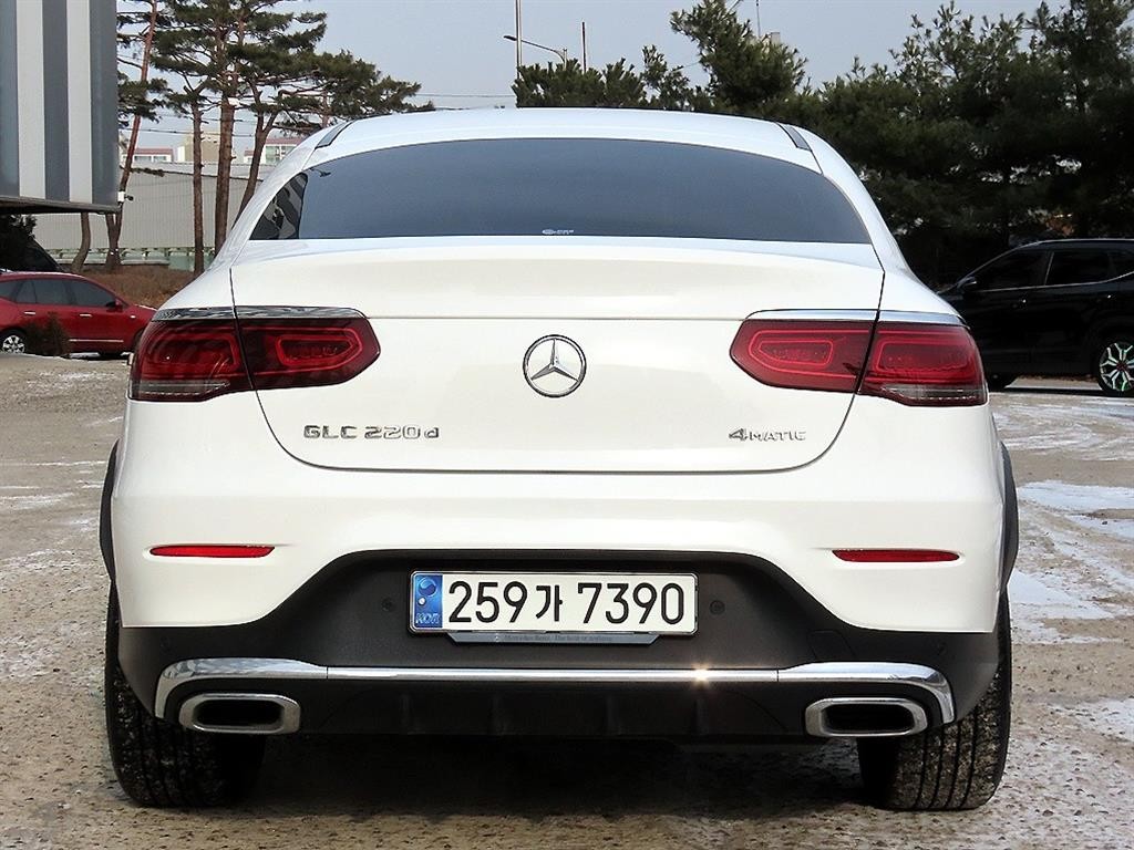 벤츠 GLC 클래스 GLC클래스 X253 GLC 220 d 4MATIC 쿠페 이미지 4