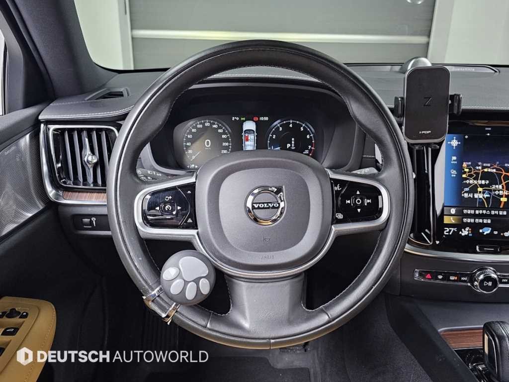 볼보 V60 V60 크로스 컨트리 2세대 2.0 B5 프로 AWD 이미지 13