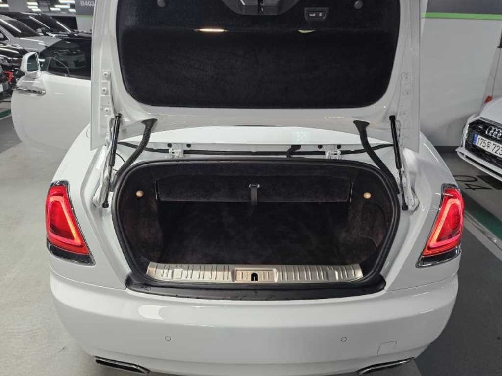 롤스로이스 던 6.6 V12 이미지 20