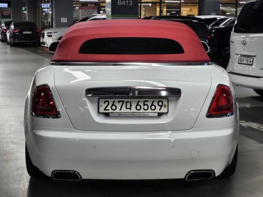 롤스로이스 던 6.6 V12 이미지 3