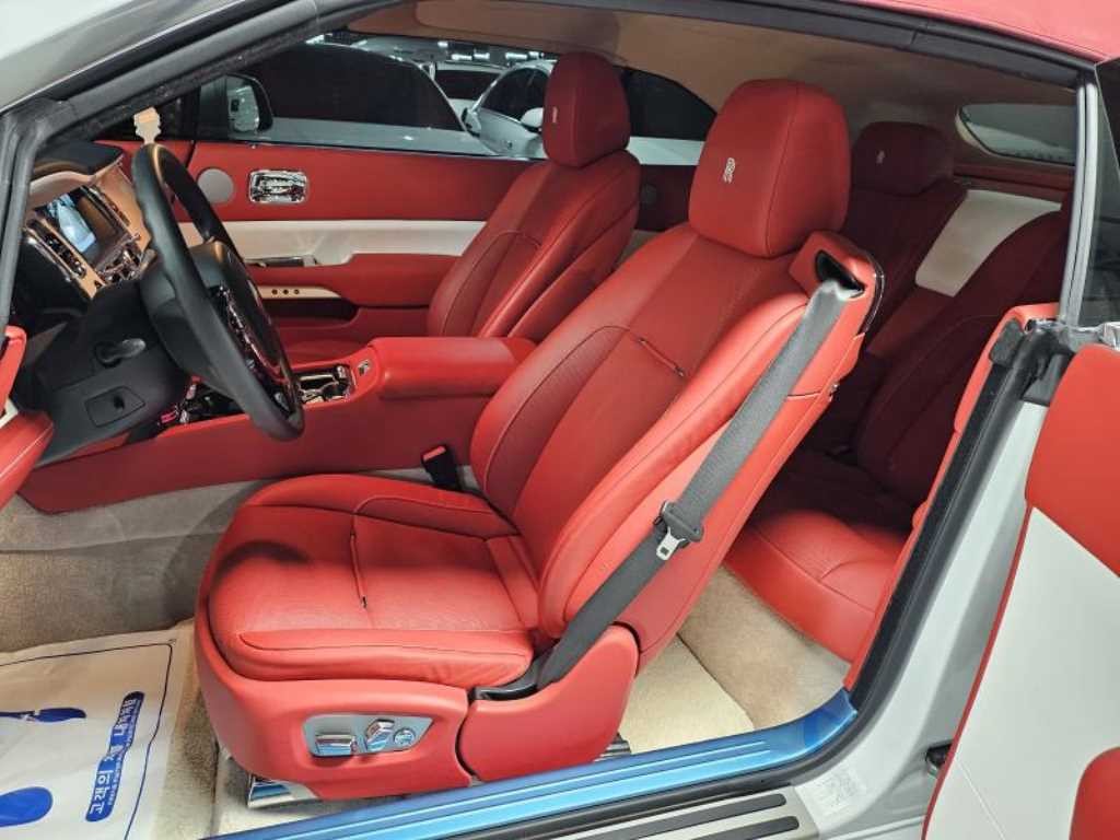 롤스로이스 던 6.6 V12 이미지 6