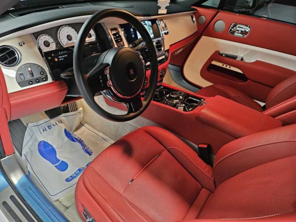 롤스로이스 던 6.6 V12 이미지 7