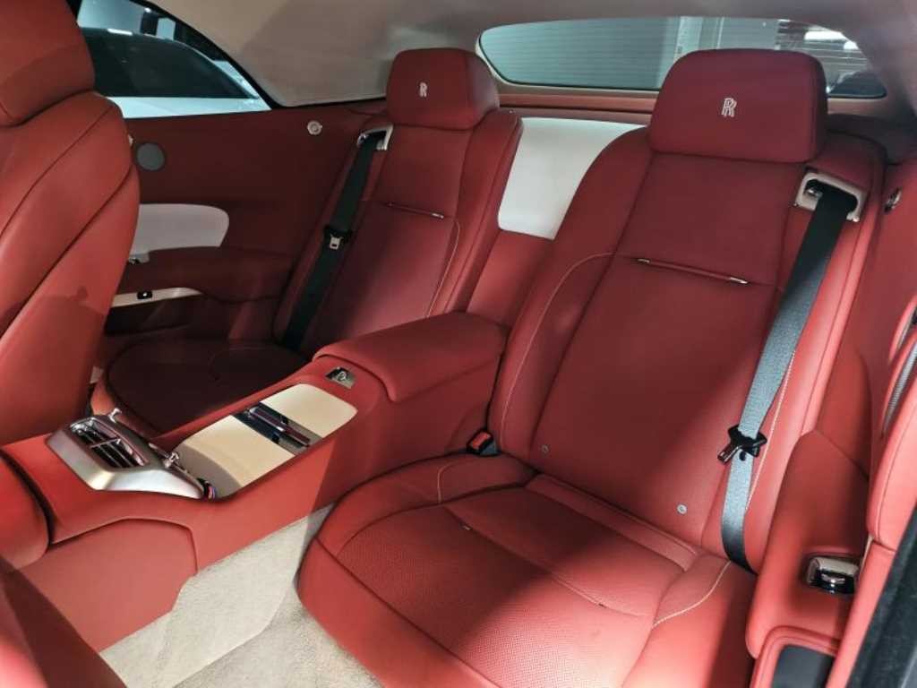 롤스로이스 던 6.6 V12 이미지 8