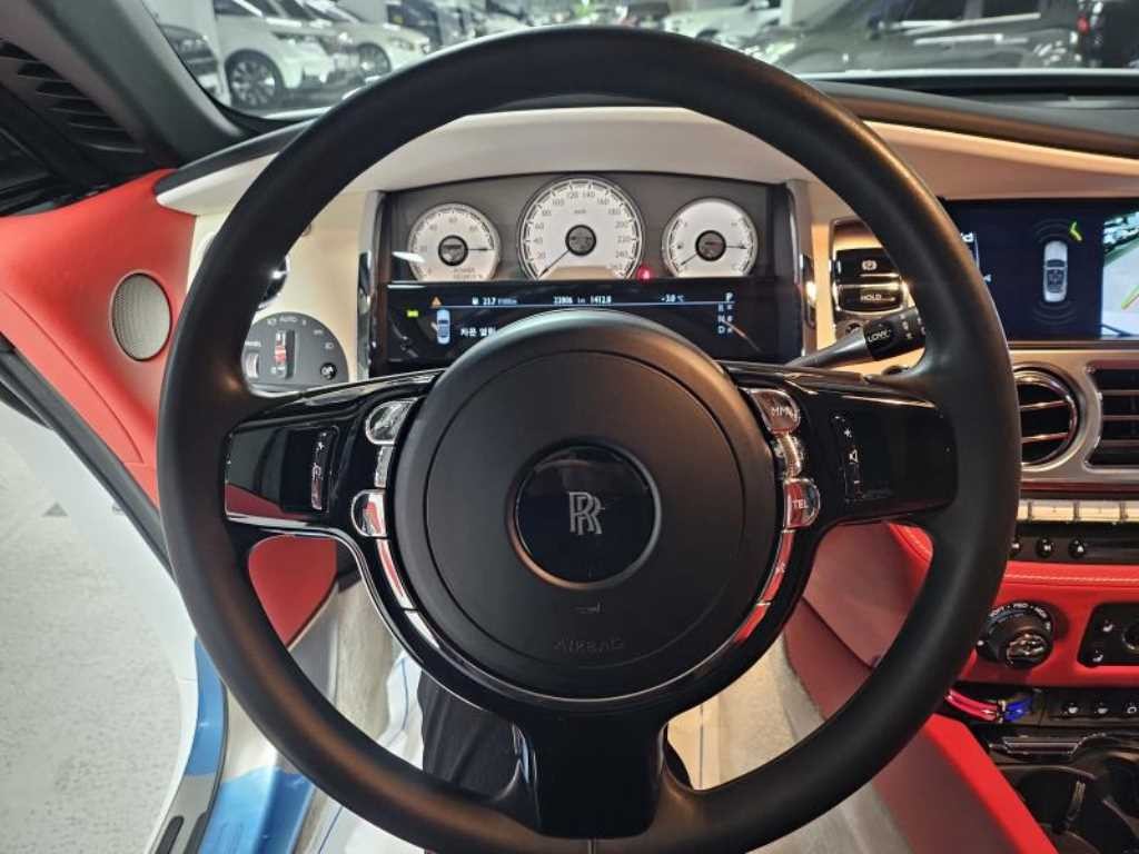 롤스로이스 던 6.6 V12 이미지 9