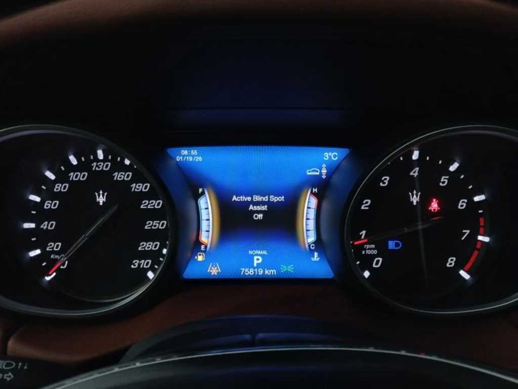 마세라티 르반떼 3.0  AWD 그란 루쏘 이미지 10