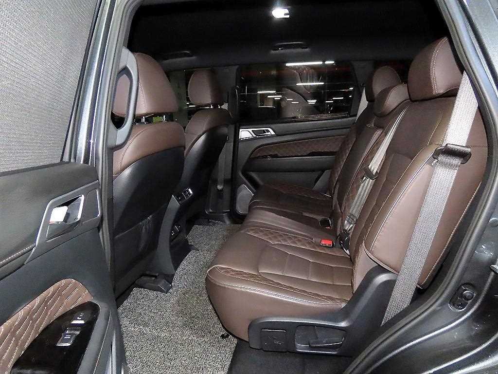 KG모빌리티(쌍용) 렉스턴 올 뉴 렉스턴 (Y450) 디젤 2.2 4WD 더 블랙 이미지 7