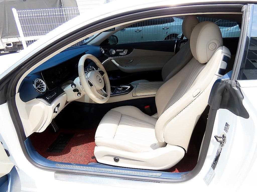 벤츠 E 클래스 E-클래스 W213 E220d 쿠페 이미지 1