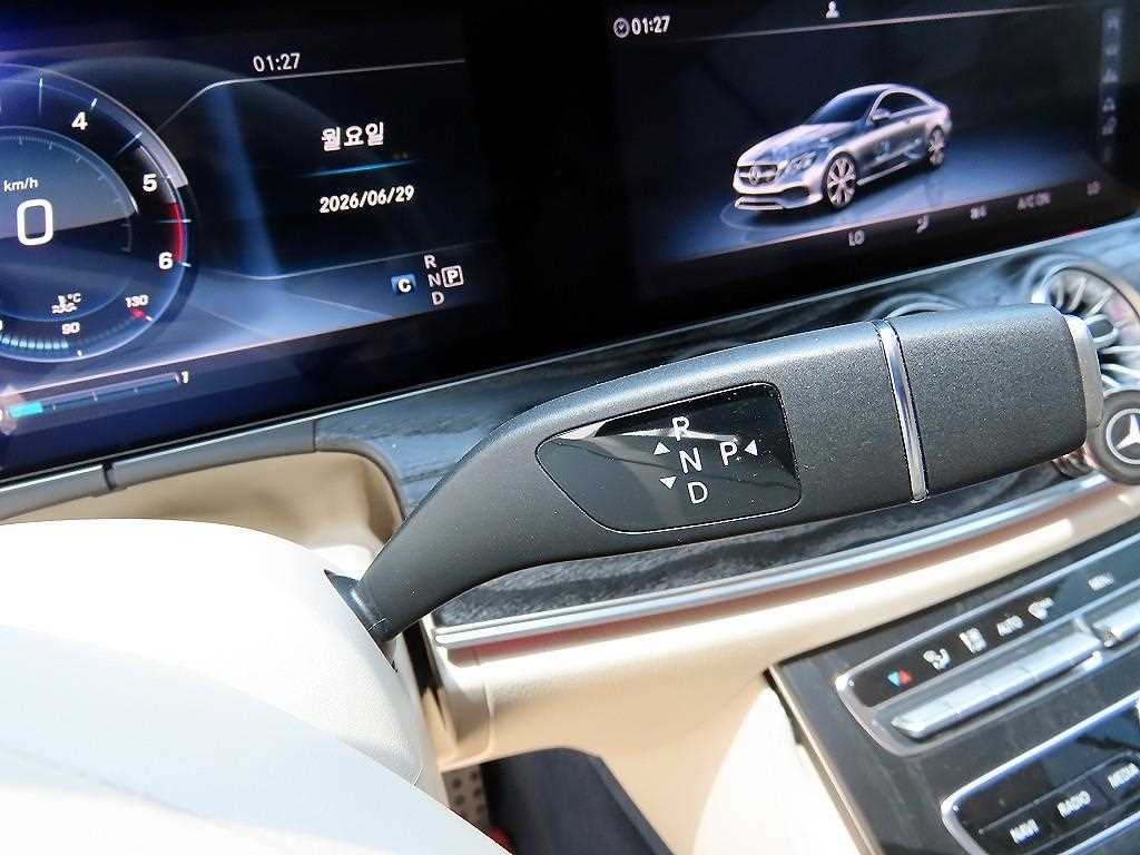 벤츠 E 클래스 E-클래스 W213 E220d 쿠페 이미지 11