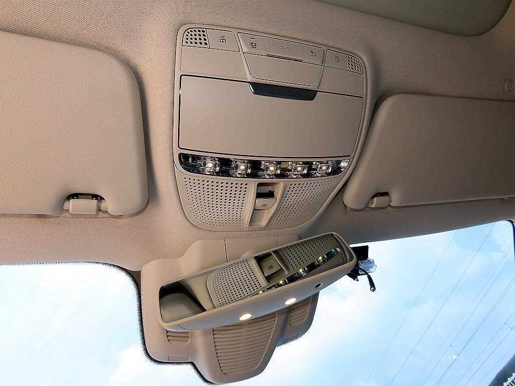 벤츠 E 클래스 E-클래스 W213 E220d 쿠페 이미지 17