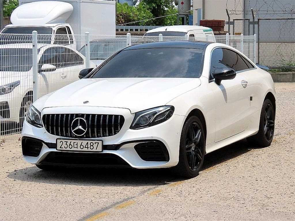 벤츠 E 클래스 E-클래스 W213 E220d 쿠페 이미지 3