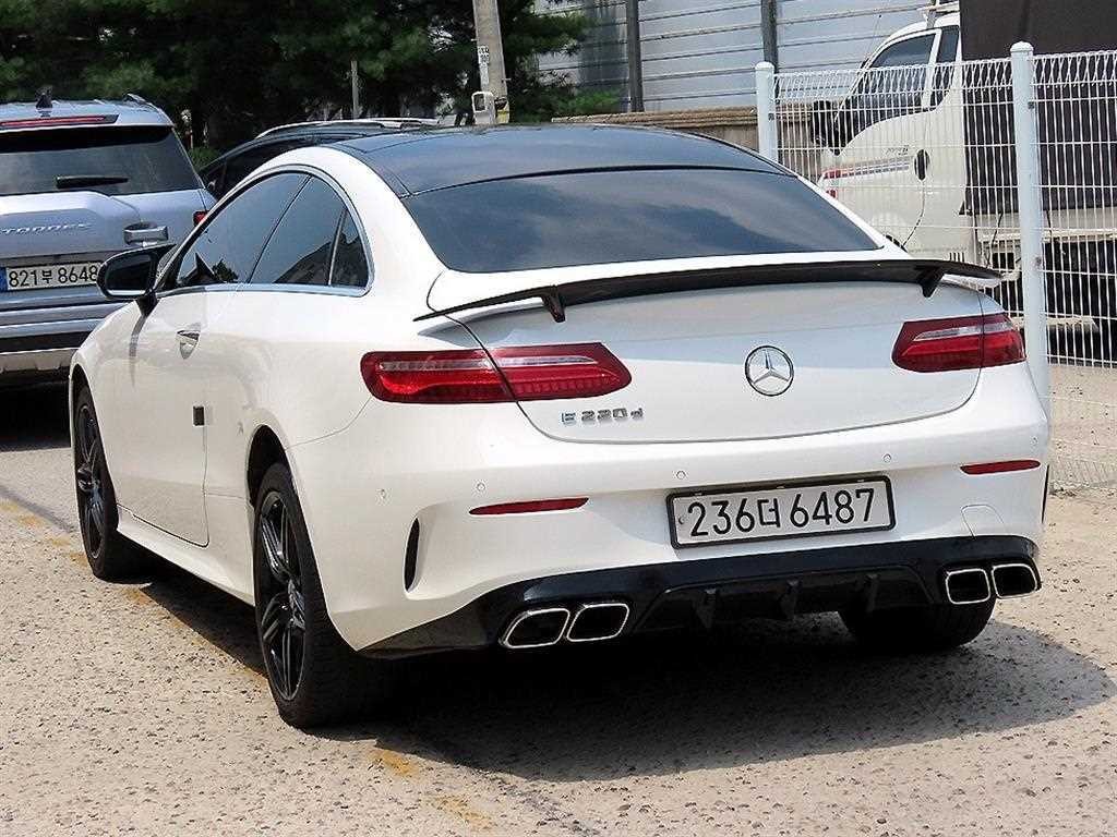 벤츠 E 클래스 E-클래스 W213 E220d 쿠페 이미지 4