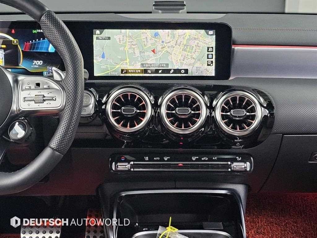 벤츠 A 클래스 A클래스 W177 AMG A35 4MATIC 세단 이미지 14