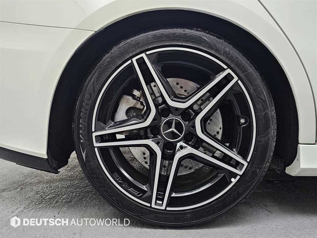 벤츠 A 클래스 A클래스 W177 AMG A35 4MATIC 세단 이미지 5