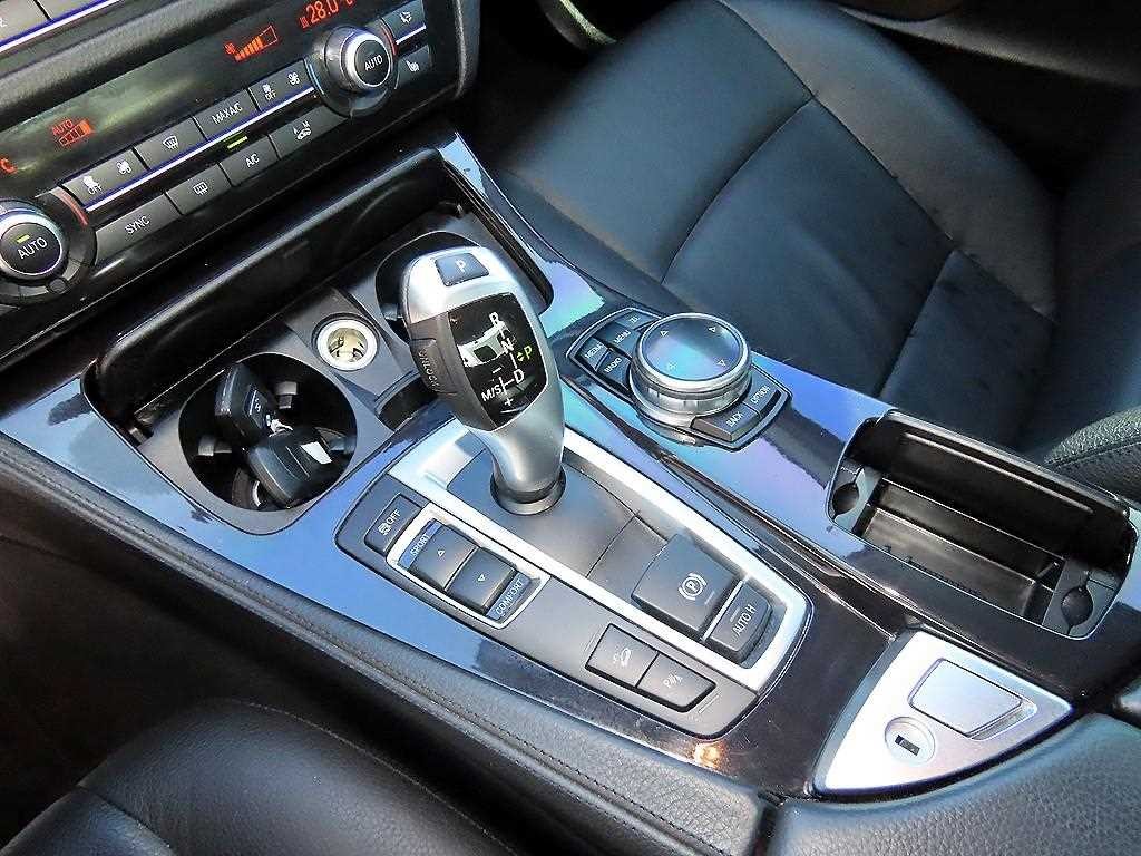 BMW 5시리즈 5시리즈 (F10) 520d xDrive 이미지 11