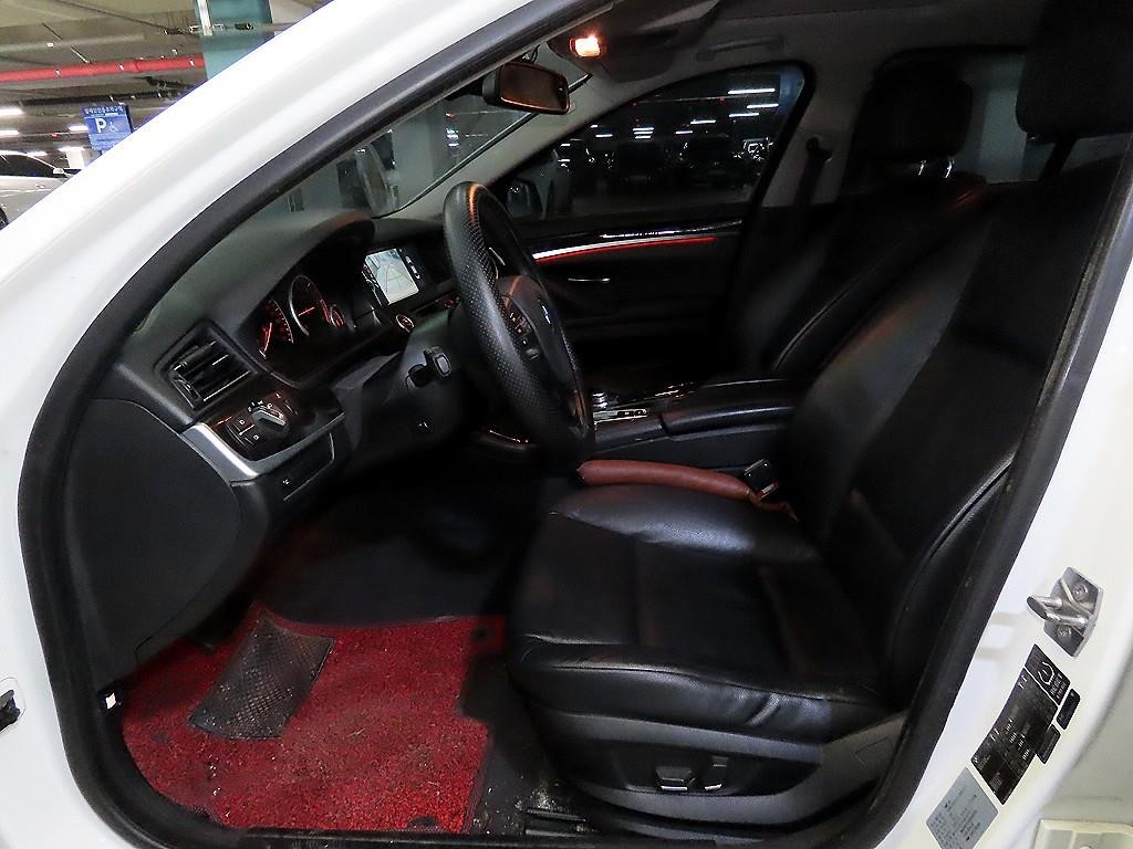 BMW 5시리즈 5시리즈 (F10) 520d 이미지 6