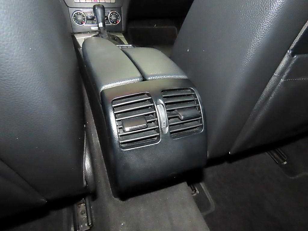 벤츠 C 클래스 C클래스 W204 C200 CGI 아방가르드 이미지 14