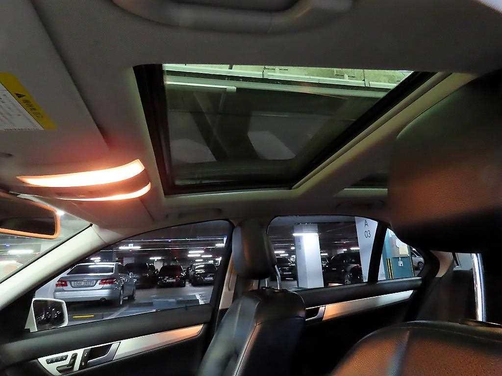 벤츠 C 클래스 C클래스 W204 C200 CGI 아방가르드 이미지 16