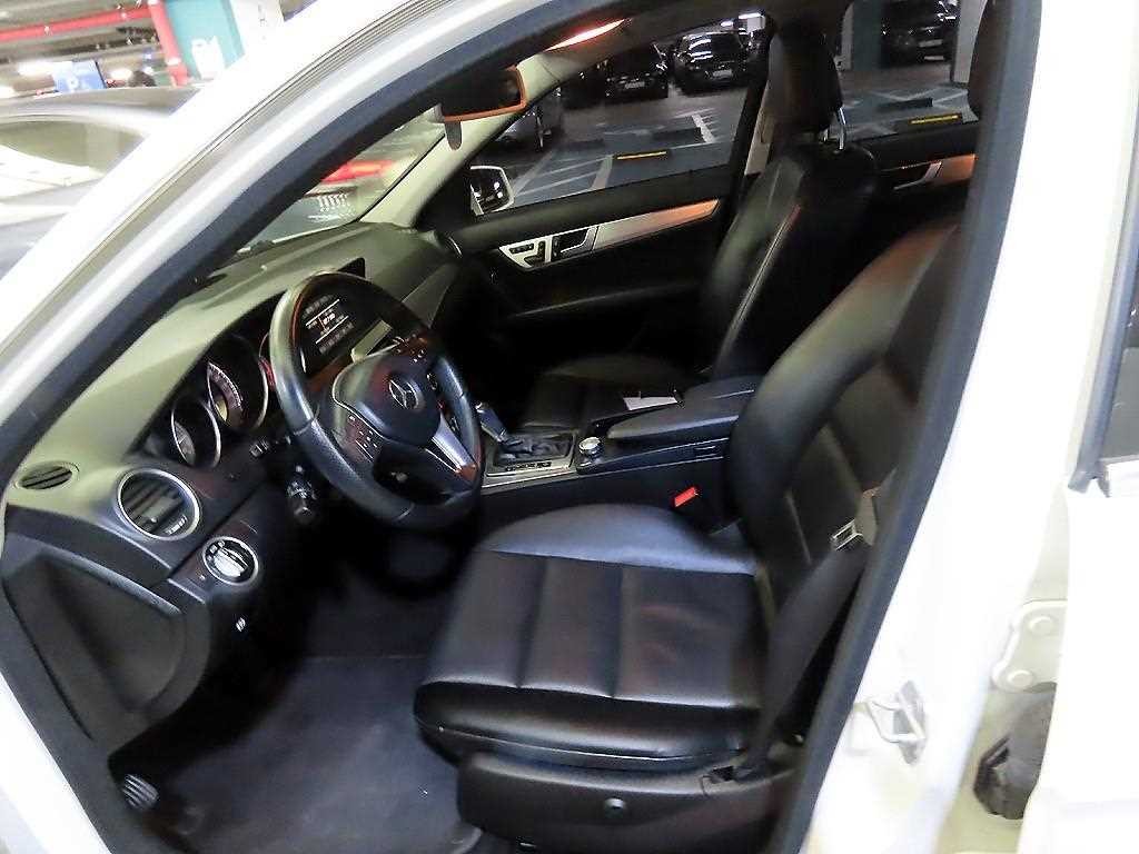 벤츠 C 클래스 C클래스 W204 C200 CGI 아방가르드 이미지 6