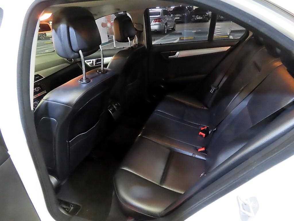 벤츠 C 클래스 C클래스 W204 C200 CGI 아방가르드 이미지 7