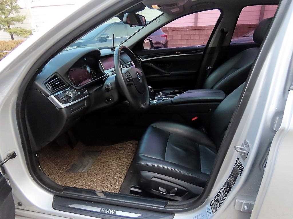 BMW 5시리즈 5시리즈 (F10) 520d xDrive 이미지 5