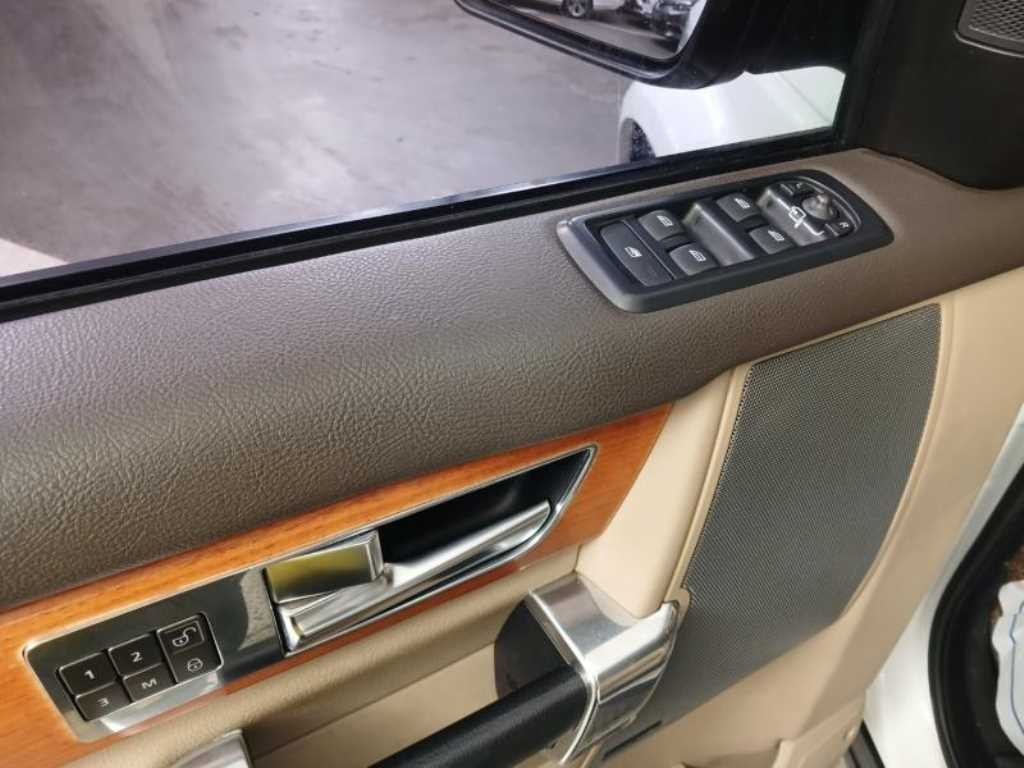 랜드로버 디스커버리 디스커버리4 3.0 SDV6 SE 이미지 9