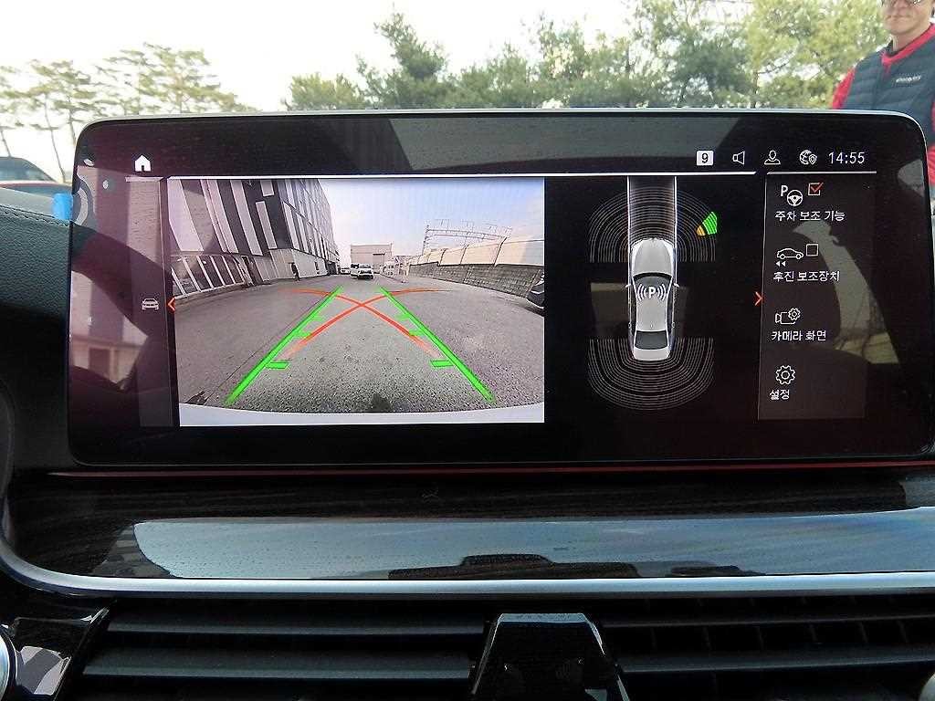 BMW 5시리즈 5시리즈 (G30) 520i M 스포츠 이미지 12