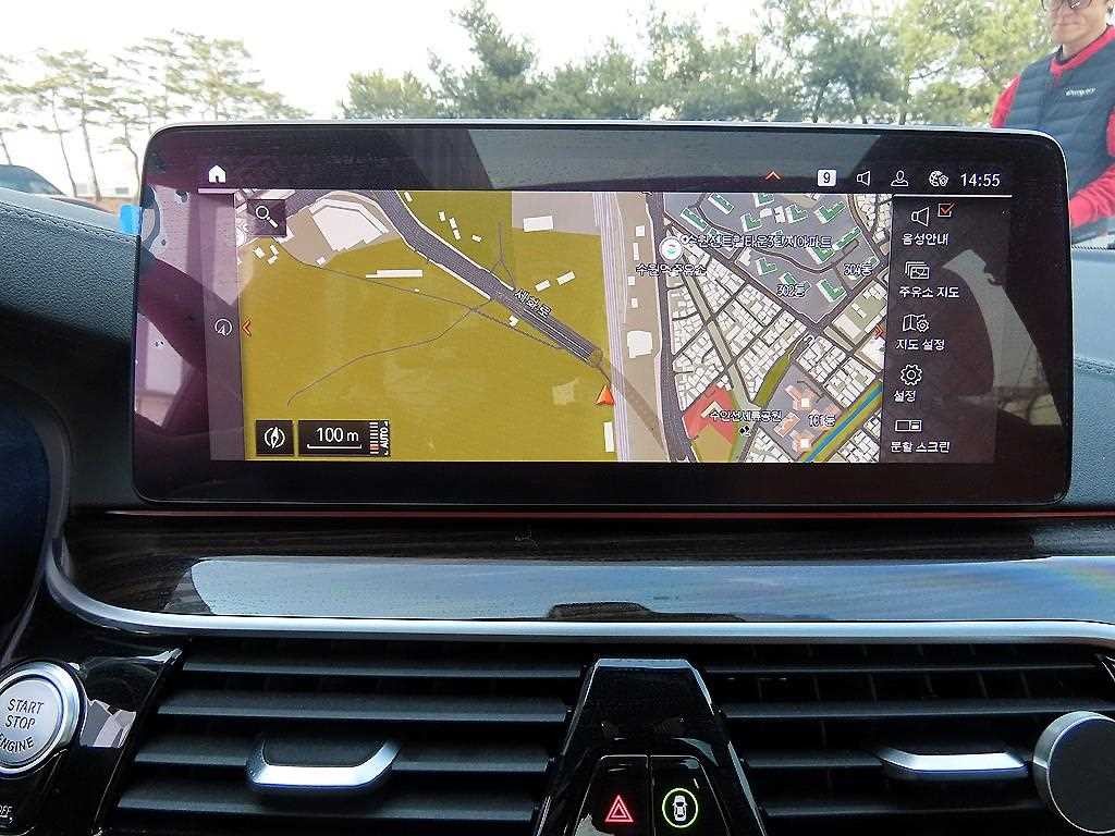 BMW 5시리즈 5시리즈 (G30) 520i M 스포츠 이미지 14