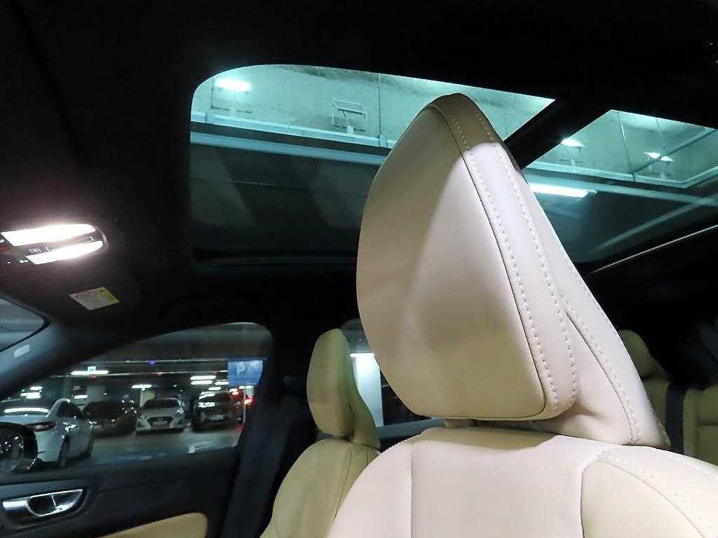 볼보 XC60 XC60(2세대) B6 AWD 인스크립션 이미지 16