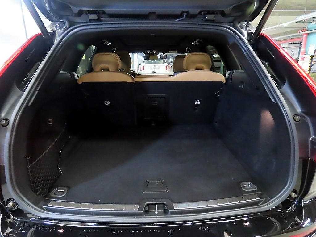 볼보 XC60 XC60(2세대) B6 AWD 인스크립션 이미지 17