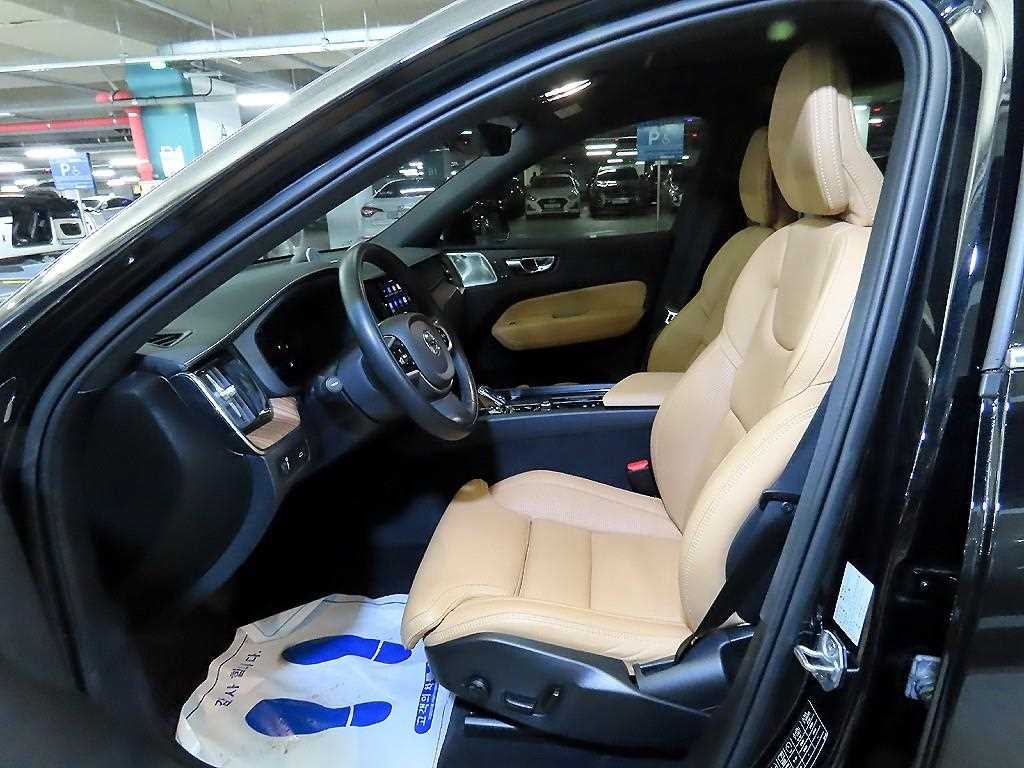 볼보 XC60 XC60(2세대) B6 AWD 인스크립션 이미지 6