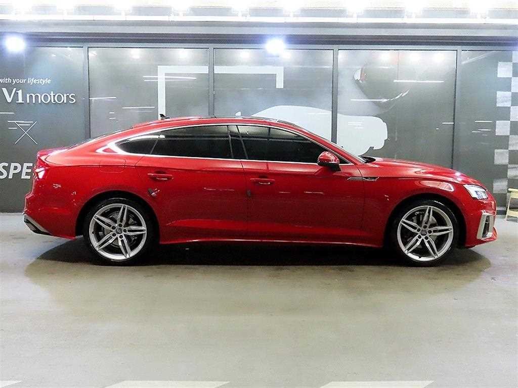 아우디 A5 A5 (F5) 40 TFSI 콰트로 스포트백 이미지 3