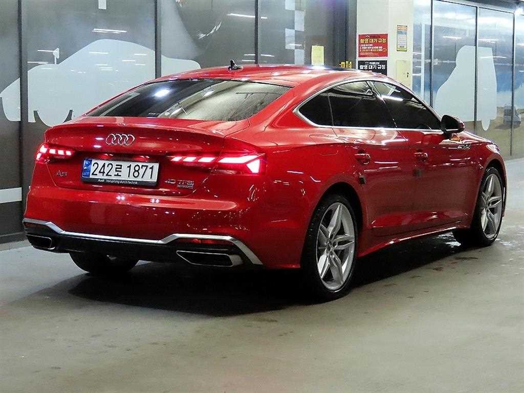 아우디 A5 A5 (F5) 40 TFSI 콰트로 스포트백 이미지 4