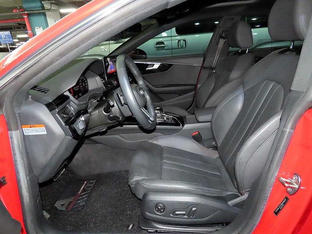 아우디 A5 A5 (F5) 40 TFSI 콰트로 스포트백 이미지 6