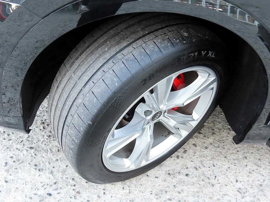 아우디 Q8 45 TDI 콰트로 프리미엄 이미지 20