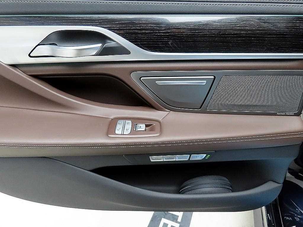 BMW 7시리즈 7시리즈 (G11) 740Li xDrive M SPORT 스포츠 이미지 12