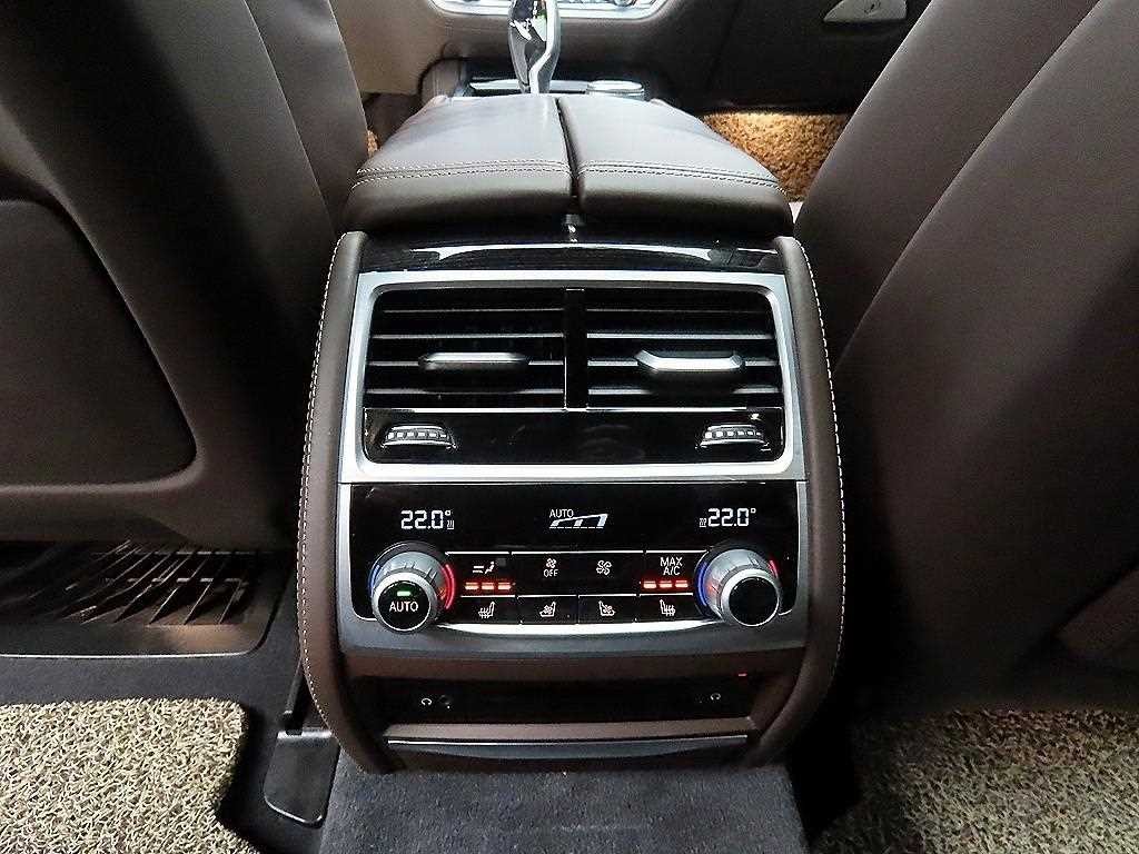 BMW 7시리즈 7시리즈 (G11) 740Li xDrive M SPORT 스포츠 이미지 16