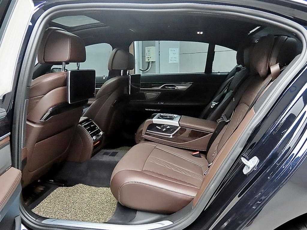 BMW 7시리즈 7시리즈 (G11) 740Li xDrive M SPORT 스포츠 이미지 6