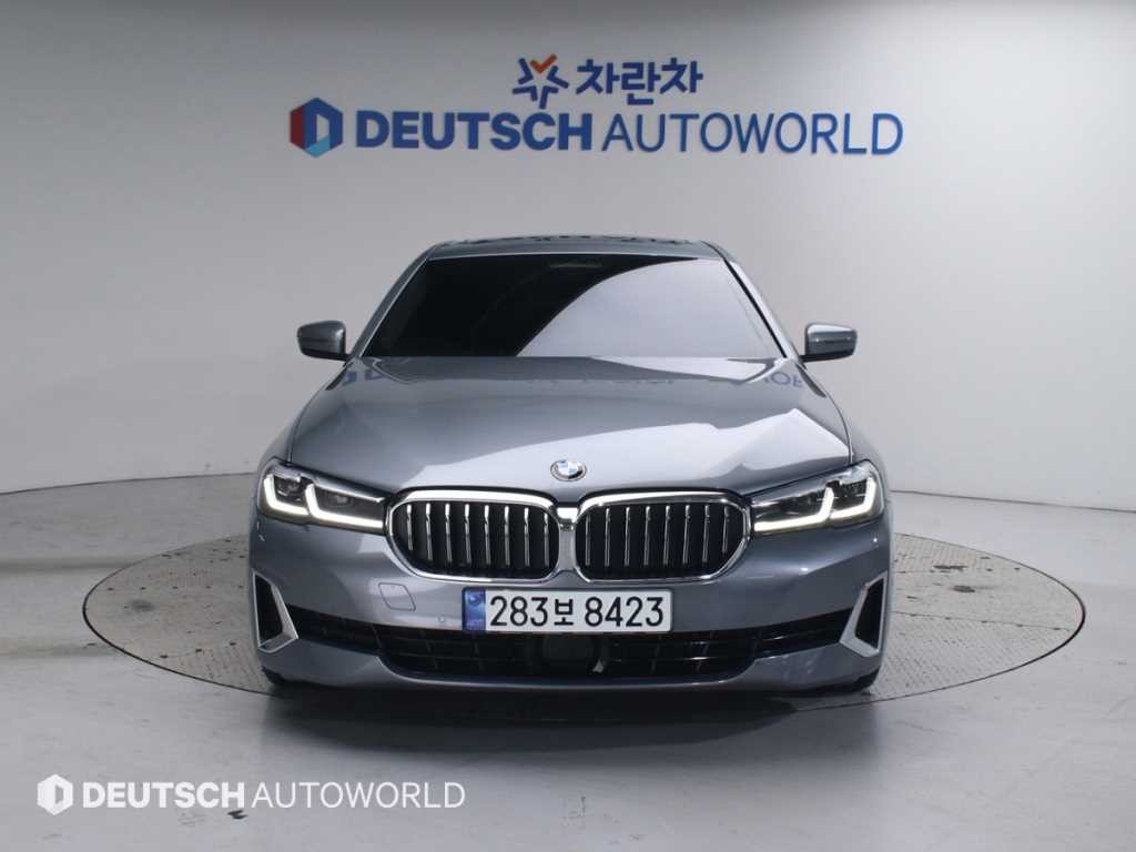 BMW 5시리즈 5시리즈 (G30) 520i 럭셔리 이미지 3