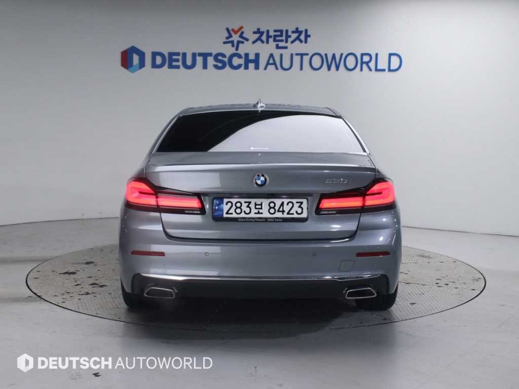 BMW 5시리즈 5시리즈 (G30) 520i 럭셔리 이미지 4