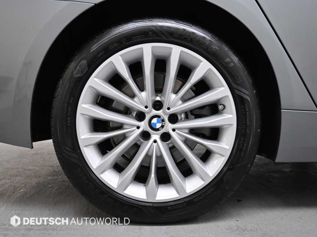 BMW 5시리즈 5시리즈 (G30) 520i 럭셔리 이미지 5