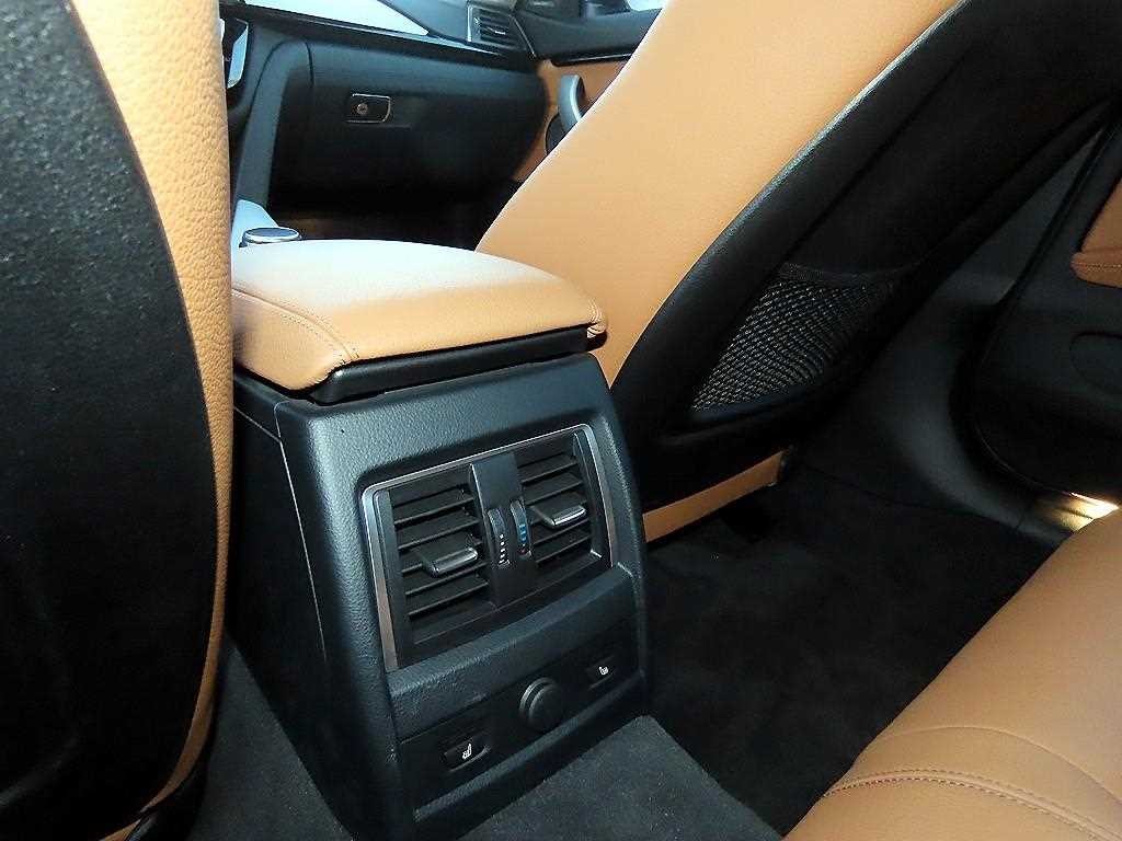 BMW 4시리즈 4시리즈 (F32) 420d 그란쿠페 럭셔리 이미지 15