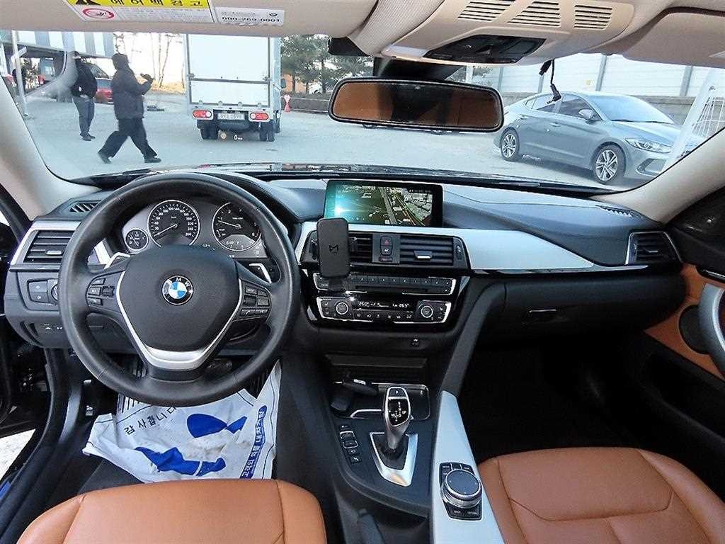 BMW 4시리즈 4시리즈 (F32) 420d 그란쿠페 럭셔리 이미지 7